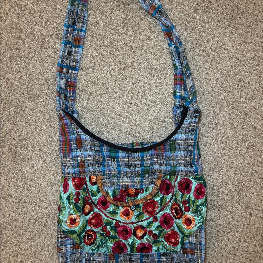 Vintage America Colorful Floral Embroidered Hobo Bag